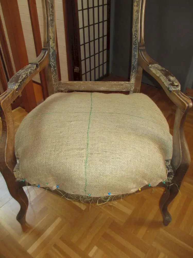 Tutoriel Tapisserie ⇒ Étapes 6 à 10 Retapisser un fauteuil Technique & Outils Tutoriel en