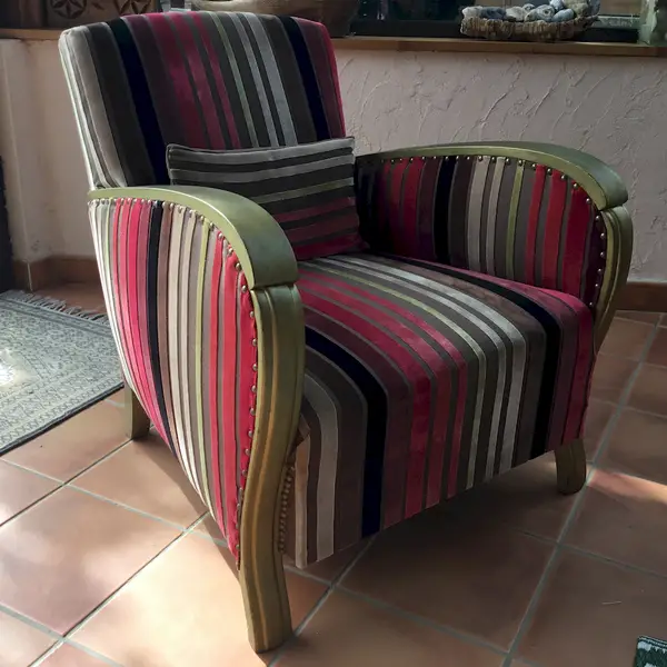 retapisserie d'un fauteuil bas