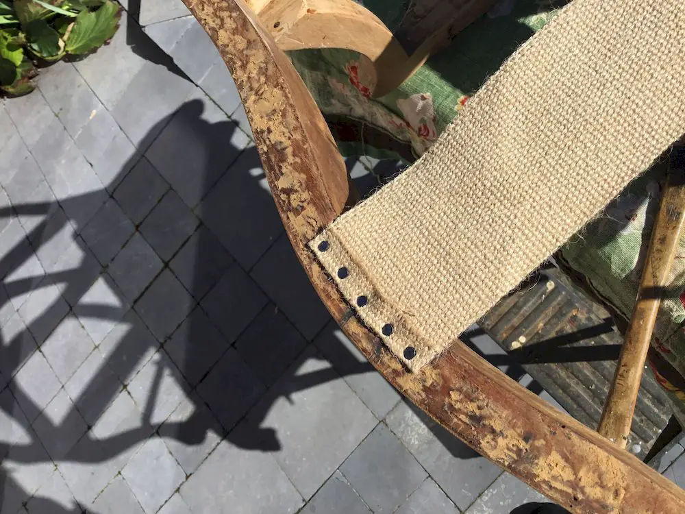 Comment retapisser un fauteuil ? Tutoriel en ligne Gratuit